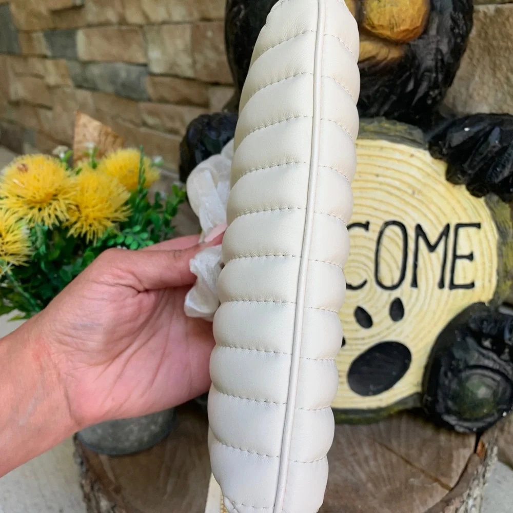 Authentic COACH 1941 Nappa leather/smooth leather zip top wristlet - Picture 12 of 15